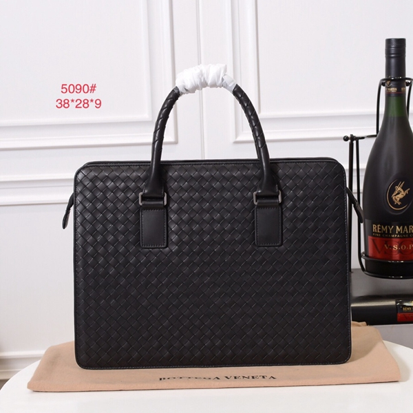 ボッテガヴェネタバッグ正面デザイン